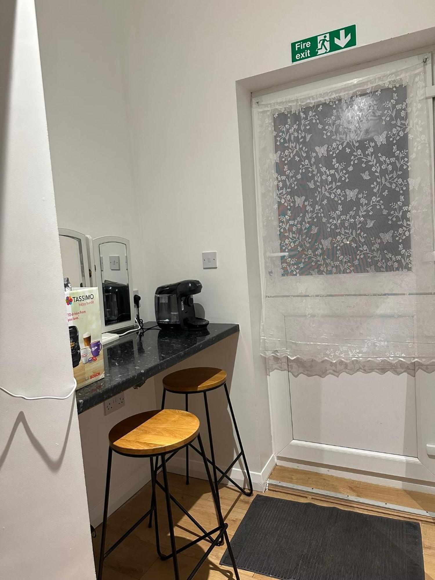 Luxury Ensuite 2Nd Studio Flat With Great Views In Keedonwood Road With Fully Own Bathroom Newly Added And Private Kitchenette Bromley Exterior foto