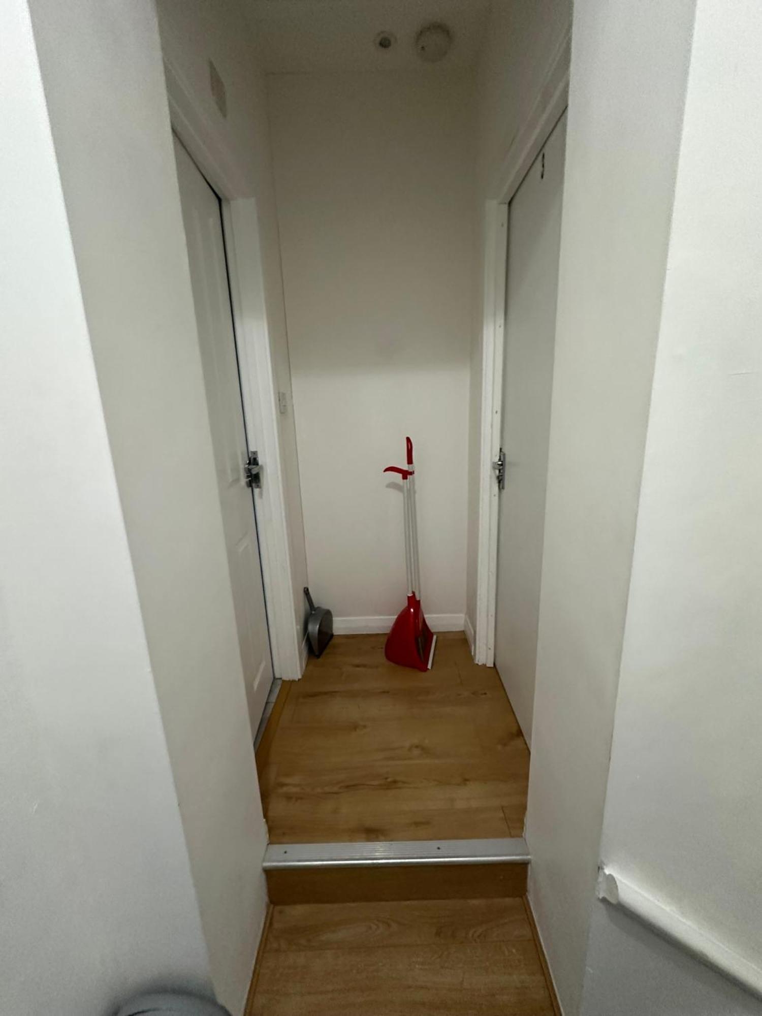 Luxury Ensuite 2Nd Studio Flat With Great Views In Keedonwood Road With Fully Own Bathroom Newly Added And Private Kitchenette Bromley Exterior foto
