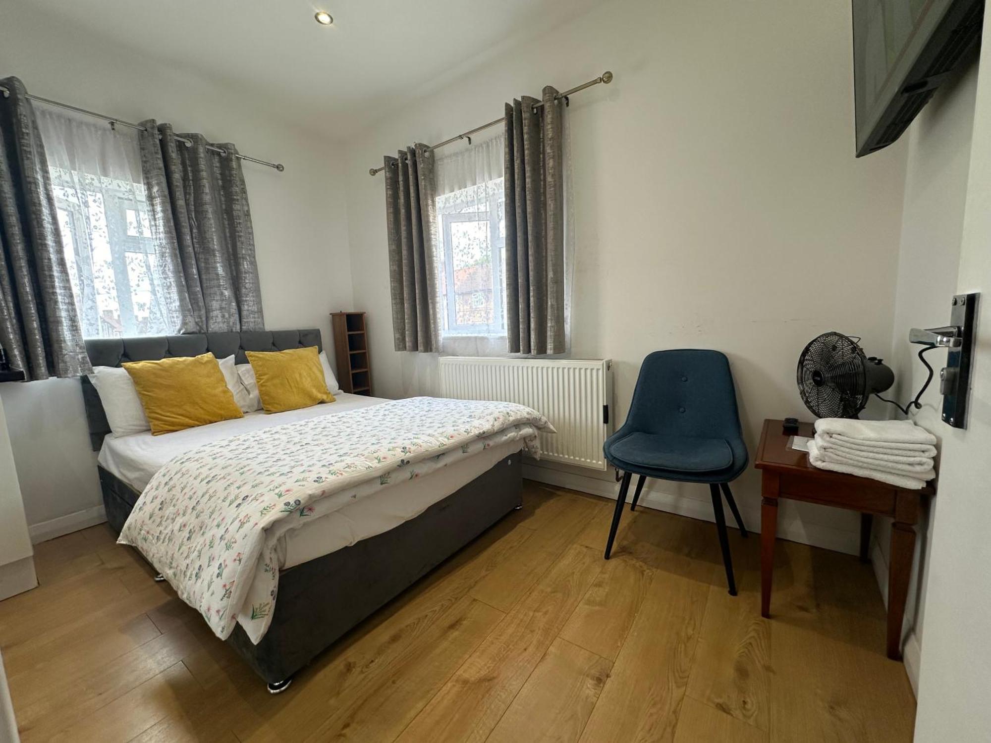 Luxury Ensuite 2Nd Studio Flat With Great Views In Keedonwood Road With Fully Own Bathroom Newly Added And Private Kitchenette Bromley Exterior foto